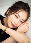 ヴィセの赤みブラウンシャドウを使って簡単色っぽアイに変身！ |