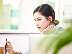 エラ張りの悩みから解放♡「咬筋ほぐし」で小顔になれるってウワサ！