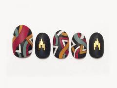 ヨーロッパを彷彿とするゴージャスなレトロバレンタインネイル