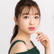 【フェミニン】パールとマットの質感で魅せる甘すぎない大人ピンクの目元 | lMAQUIA