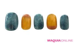 相反するカラーを合わせた「デニム」ネイルが、新鮮で今っぽい！ | lMAQUIA