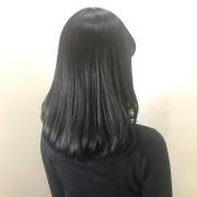 アッシュブラックで黒髪をオシャレに楽しむ♪