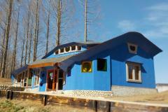 青壁が美しい北欧風カフェ！「トーベ・ヤンソンあけぼの子どもの森公園」に新設