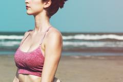 二の腕・背中のムダ肉をなくし「バストアップ」を目指す3ステップ