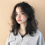 ボリューム＆透け感がNEW！ おしゃれ女子の色っぽウェーブセミロング | lMAQUIA