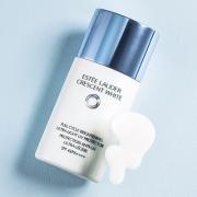 エスティ ローダー、ポーラ、雪肌精…まるで美容液のような最新日焼け止め7選 |