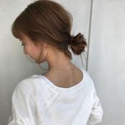 シニヨンヘアは忙しい朝にぴったり！すっきりおしゃれにまとめる大人ヘア
