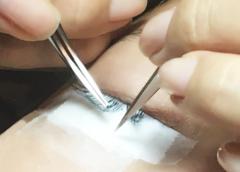 マツエクのオフとリペアって？自分でできる？…“マツエクの付け足し”にまつわる疑問を
