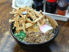 1杯220円とは思えないウマさ！踏んでは寝かしをくり返す、モッチリうどんが絶品の『こんぴ