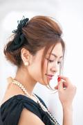 ミディアムヘアのきれいめ大人ヘアアレンジ【16選】│結婚式やオフィスでもOKなのに簡単ヘ