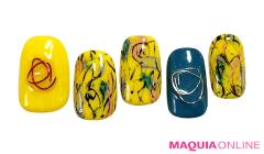 ポロック風「イエロー」ネイルで、モダンアートを楽しんで | lMAQUIA