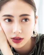 シャネルのセミマットリップでモードなおしゃれ感を演出！ 女子会で注目の的に♪ |