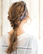 くるりんぱのヘアアレンジ｜低めポニーテール・三つ編みMIXなど今っぽアレンジをロング・