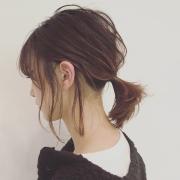 隠すとかえって大きく見える！？これが“小顔に見えるヘアアレンジ”です♡