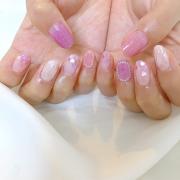 指先にアクセントを♡流行の大人かわいい「囲みネイル」