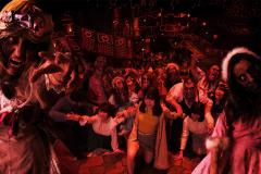 閉館後のサンリオピューロにゾンビが大量徘徊！人気ホラーイベントに新レストラン登場