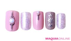 辛口シルバーでシックに輝く「ピンク＆パール」ネイル | lMAQUIA