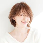 長めバング×ショートボブでヘルシーな大人の夏髪にシフトして！ | マキアオンライン（MA