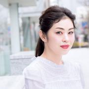 簡単ヘアアレンジ｜360度美人！ 小ワザの効いたシンプルひとつ結び |