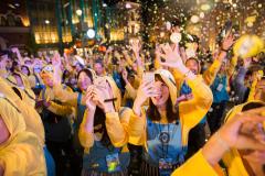 1万人のミニオンが集結！「ミニオンズラン 大阪」DJ・お笑い・ゲームまで盛りだくさん