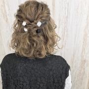 いつもの髪型を格上げ♡「ヘアバトン」を使った大人アレンジ