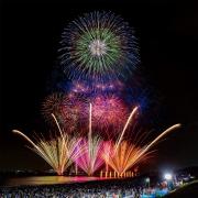 「幕張ビーチ花火フェスタ2018」開催、国内最大級2万発＆音楽×花火のシンクロに感動