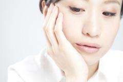 前髪の分け目にも気をつけて！顔がゆがむ原因3つ