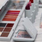 完売寸前の話題作♡「NARS×ERDEM」の限定コラボコスメが熱い！