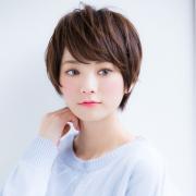 痩せなくても小顔に！丸顔をスッキリ見せるヘアスタイルはこれ♡