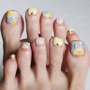 夏を先取り！ キュートでポップなフルーツネイル【ギ☆のセルフネイル手本帖】 | マキアオ