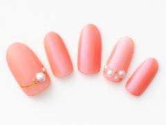 【365日ネイル】2次会は夜に似合う光をまとって…艶やかな手元になるオーロラピンクネイル