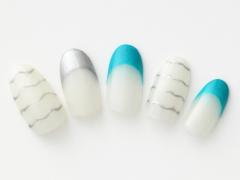 【365日ネイル】流行の兆しのグリーン…夏らしいエメラルド×シルバーで先取り！ |