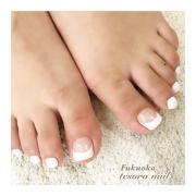 魅力的な足元を演出♡センスが光るフットネイル - LOCARI（ロカリ）