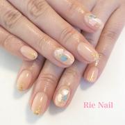 初夏のシェルネイル♡キラキラ質感が可愛すぎるハンド＆フットデザイン - LOCARI（ロカリ）