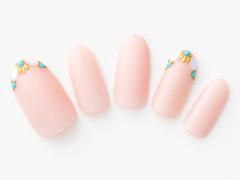 【365日ネイル】ベビーピンクネイルを今どき顔に！初夏らしい色合いの先端アートネイル