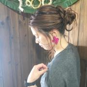凝って見えるけど実は簡単！おしゃれ度3割UP「こなれアレンジ」8選 - LOCARI（ロカリ）