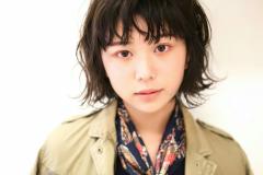 大人女子の黒髪パーマボブはふんわりアンニュイ感がたまらない♡