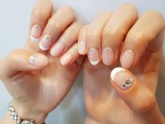 手元からアクセントを♡コリアンフレンチネイル - LOCARI（ロカリ）