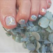 足元からおしゃれを底上げ♡センスが光るフットネイル - LOCARI（ロカリ）