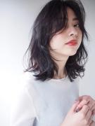 ミディアムウルフヘアが流行♪レイヤーなしはもう古い!?