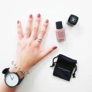 １色塗りでOK♡オフィスでキマるキレイめネイルBEST10 - LOCARI（ロカリ）