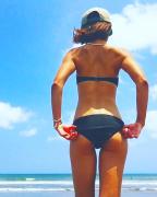 夏まであと2ヶ月。まだ間に合う“くびれ”の作り方14選 - LOCARI（ロカリ）