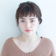三つ編みができなくても大丈夫！ くるりんぱだけで作る編み込み風アレンジ【動画つき】