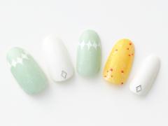 【365日ネイル】パステルカラーなのに大人っぽい配色…注目のグリーン系ネイル |