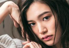 シャネルのパープルアイラインはデカ目効果抜群！｜2018夏のブラウンメイク |