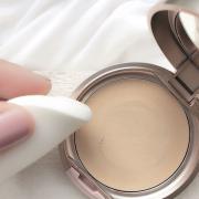 オフィスで働く女子へオススメ！"あるある事情"に合った使ってほしいコスメ