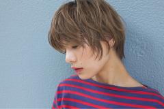 髪を短くした〜い！女っぽショートヘアカタログ 15選 - LOCARI（ロカリ）