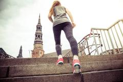 痩せている人はやってる！今すぐ簡単にできる階段ダイエットに注目