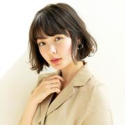 ダークカラーでも重く見えない！ 大人にちょうどいい上品カジュアルボブ | マキアオンライ