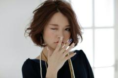 ショートヘアのアップバングで大人っぽくキメて♡